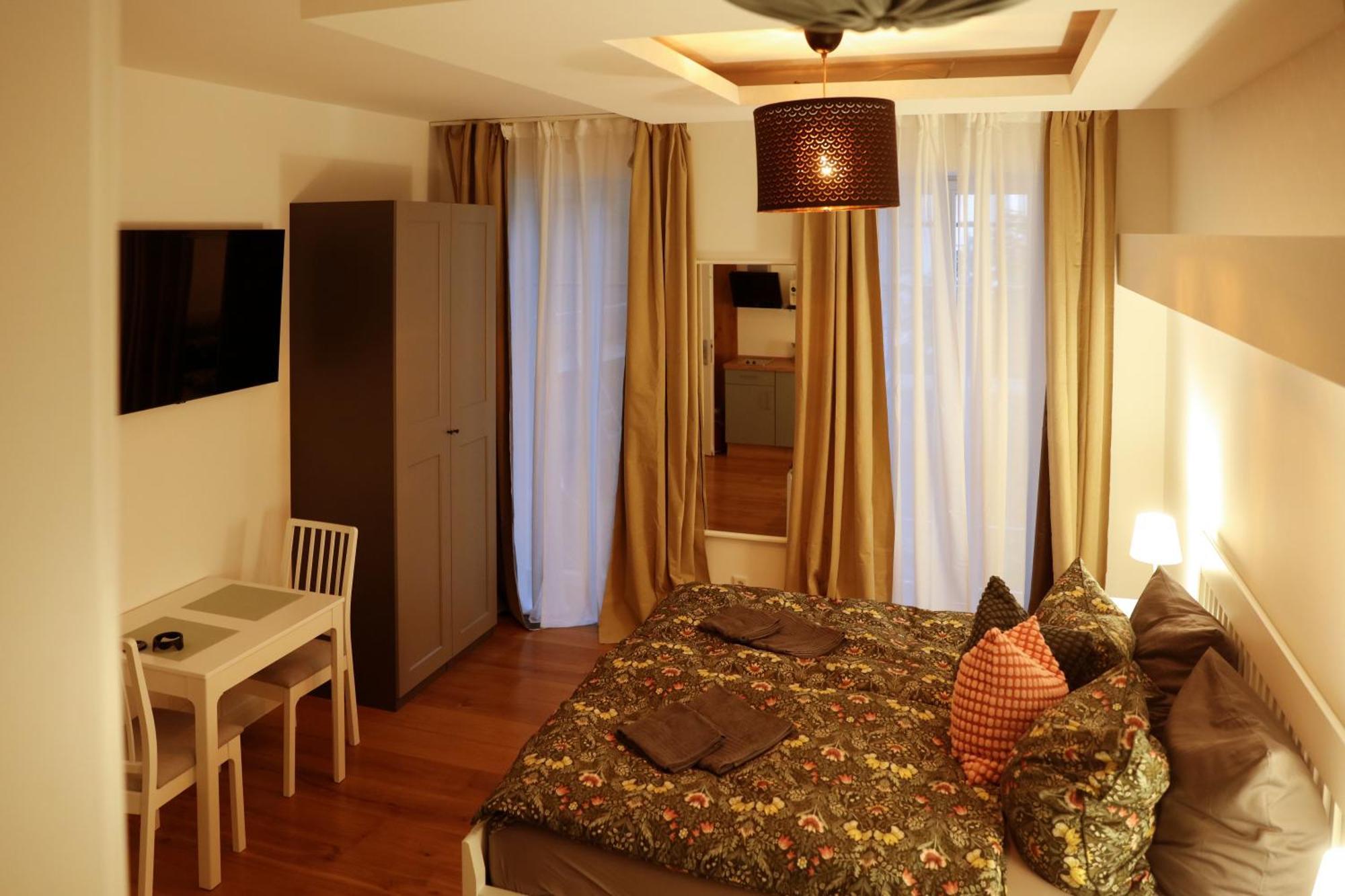 Boutique Hotel Pension Luisengruen Kueche 1Gbs Wlan Netflix Disney Magentatv Chemnitz Esterno foto